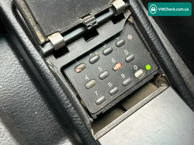 Peugeot 605 1996, фото з оголошення 2 з 13, VIN VF36BRGX291037575