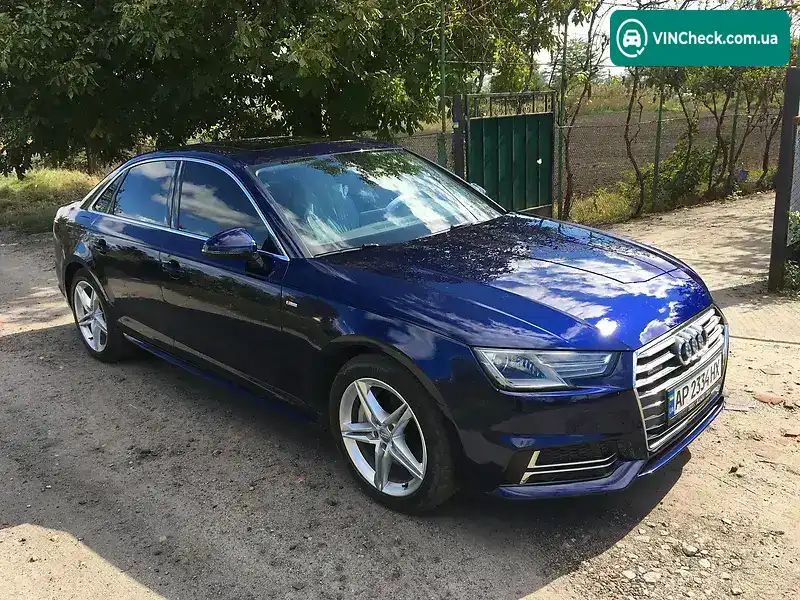 Audi A4 2018, фото з оголошення, VIN WAUDNAF47KA013888