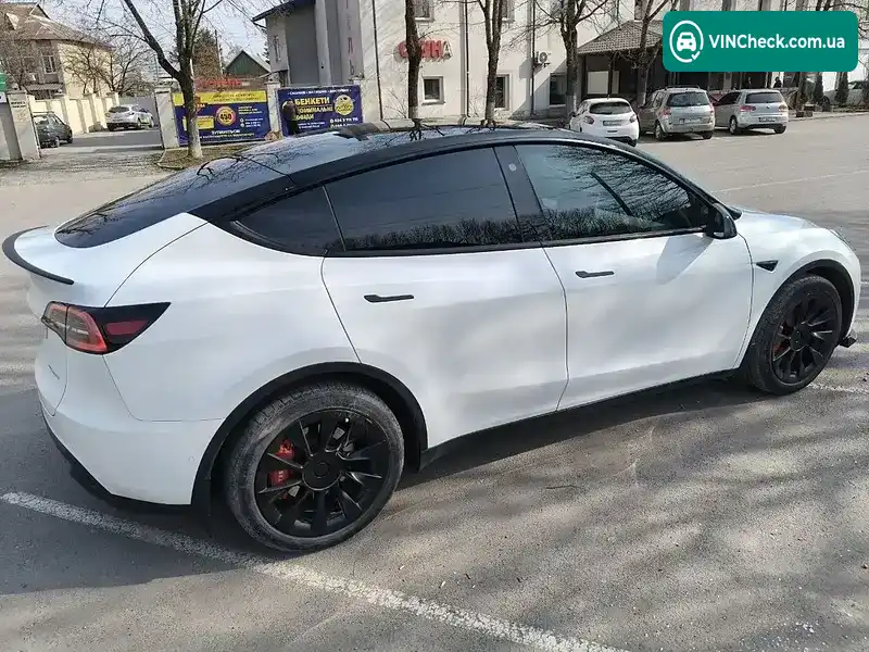 Tesla Model Y 2022, фото з оголошення 2 з 20, VIN 7SAYGDEE4NF551893