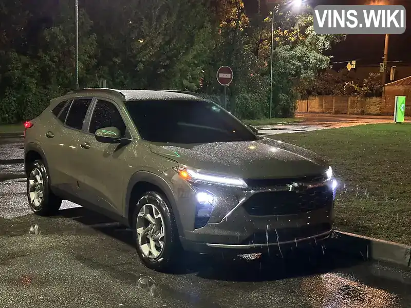 Chevrolet Trax 2023, фото з оголошення 1 з 21, VIN KL77LHE26RC206270