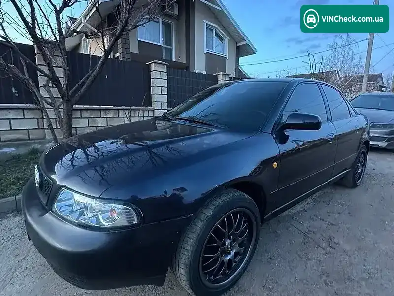 Audi A4 1998, фото з оголошення 1 з 11, VIN WAUZZZ8DZWA062833