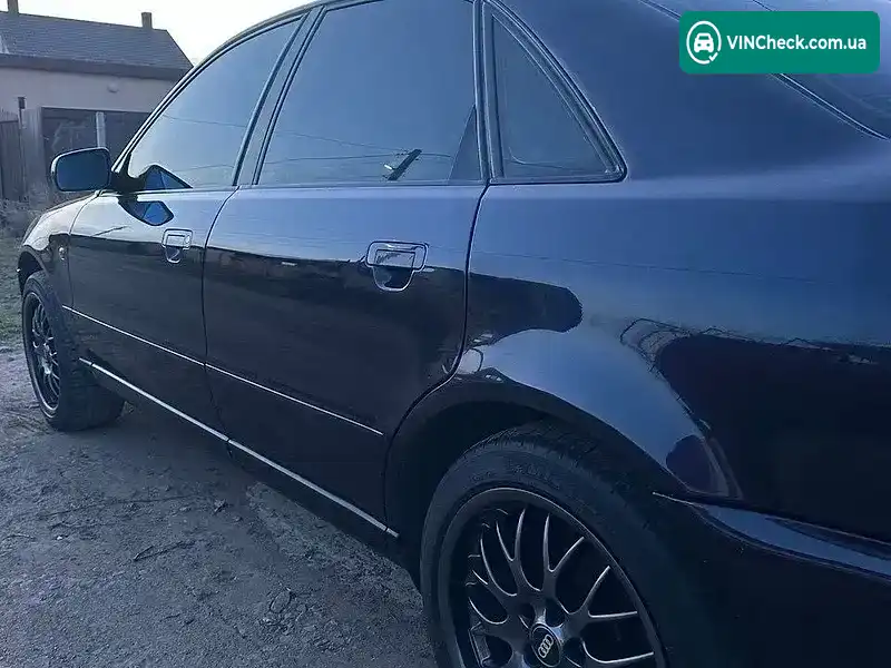 Audi A4 1998, фото з оголошення 2 з 11, VIN WAUZZZ8DZWA062833