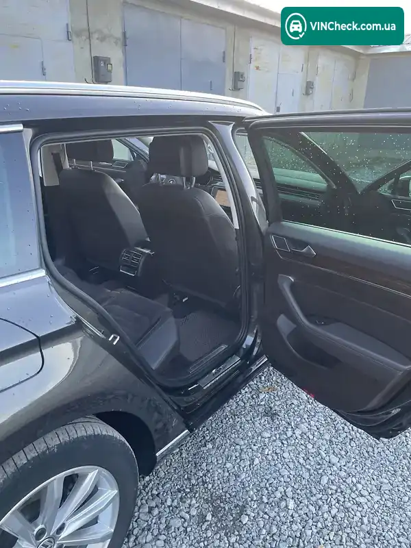 Volkswagen Passat 2015, фото з оголошення 2 з 10, VIN WVWZZZ3CZGE046976