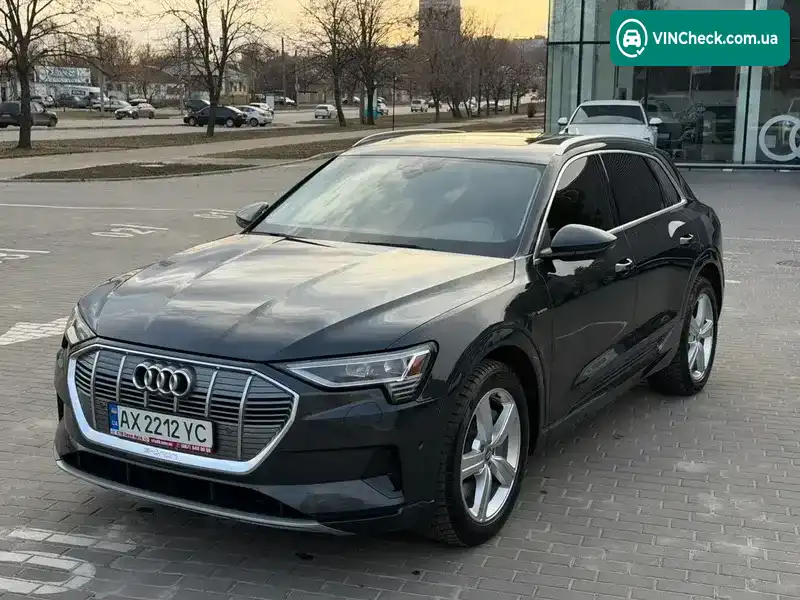 Audi e-tron 2019, фото з оголошення 1 з 21, VIN WA1LABGE3KB019490