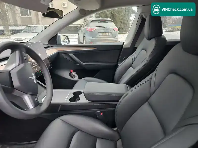 Tesla Model Y 2025, фото з оголошення 2 з 11, VIN 7SAYGAEE3SF289603