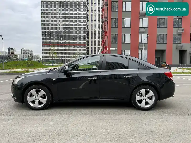 Chevrolet Cruze 2009, фото з оголошення 2 з 17, VIN KLAJA695DAK579566