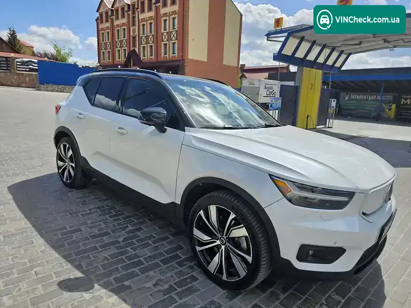 Volvo XC40 2021, фото з оголошення 1 з 21, VIN YV4ED3UR3M2563720