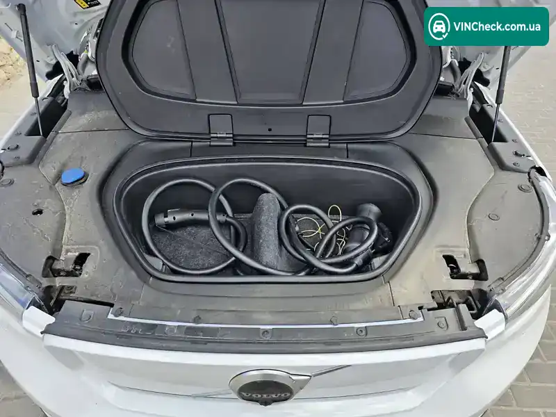 Volvo XC40 2021, фото з оголошення 2 з 21, VIN YV4ED3UR3M2563720