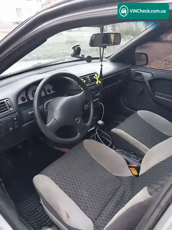Opel Vectra 1991, фото з оголошення 2 з 7, VIN W0L000089MV257735