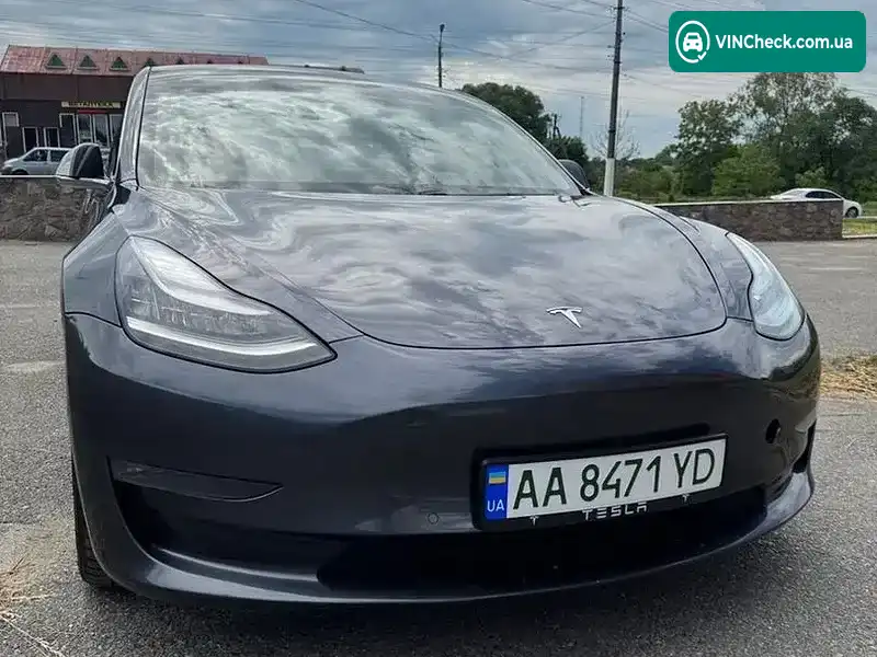 Tesla Model 3 2019, фото з оголошення 2 з 9, VIN 5YJ3E1EB1KF194654