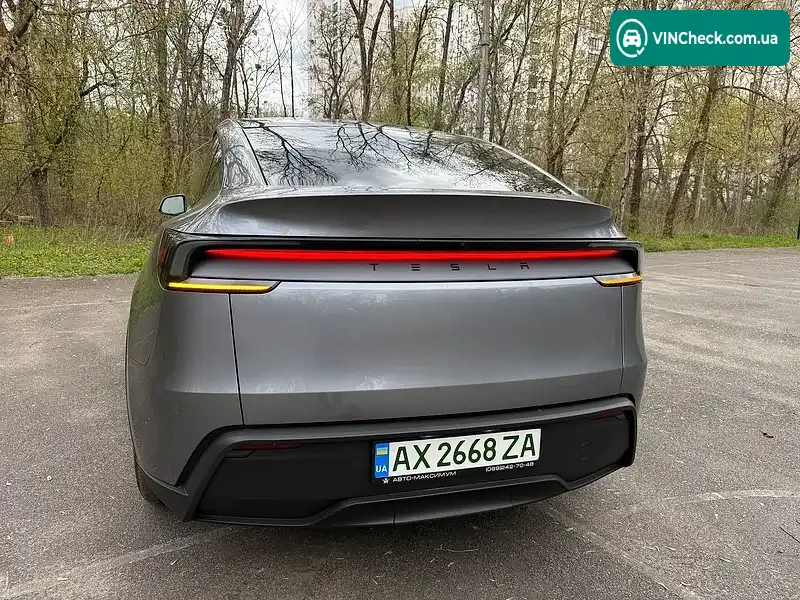 Tesla Model Y 2025, фото з оголошення 2 з 20, VIN 7SAYGDED8TF388427