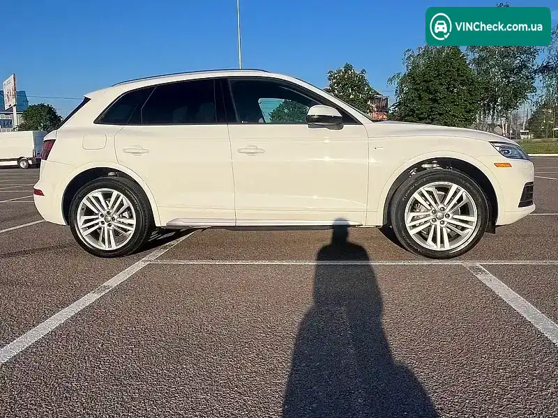 Audi Q5 2018, фото з оголошення 2 з 20, VIN WA1ANAFY8J2204375