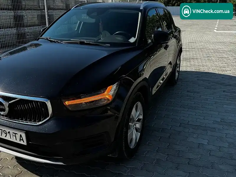 Volvo XC40 2018, фото з оголошення 2 з 20, VIN YV1XZ72VDK2086724