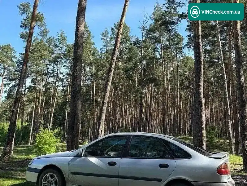 Renault Laguna 1999, фото з оголошення 2 з 13, VIN VF1B56L3G19985003