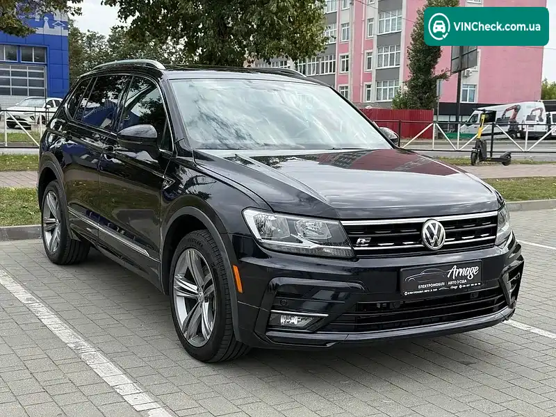 Volkswagen Tiguan 2018, фото з оголошення 2 з 20, VIN 3VV2B7AX3KM026195