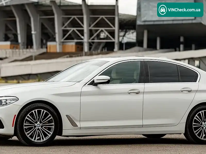 BMW 5 Series 2017, фото з оголошення 2 з 20, VIN WBAJA5C58JWA35793