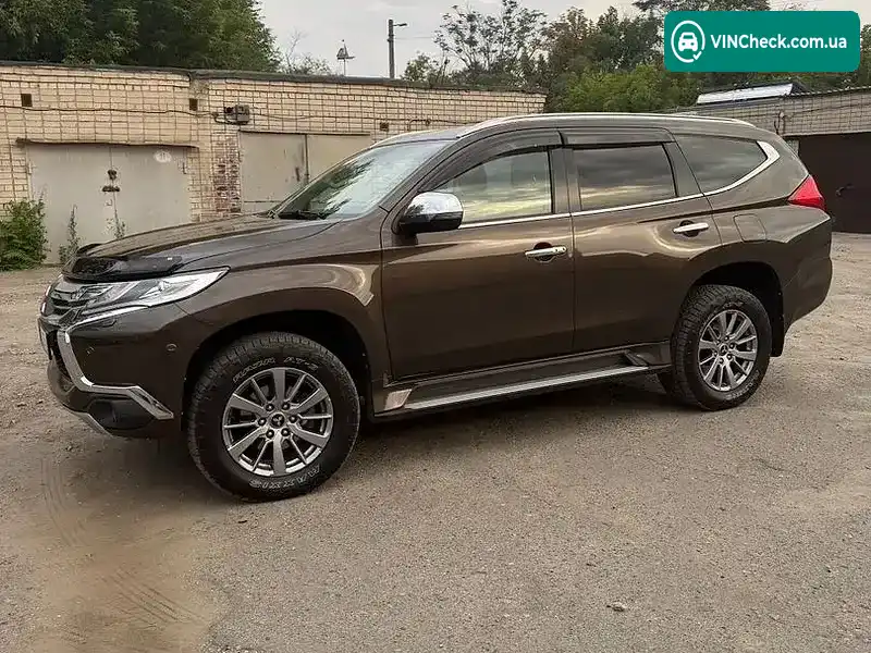 Mitsubishi Pajero Sport 2018, фото з оголошення 2 з 8, VIN MMCGUKS10KHZ00223