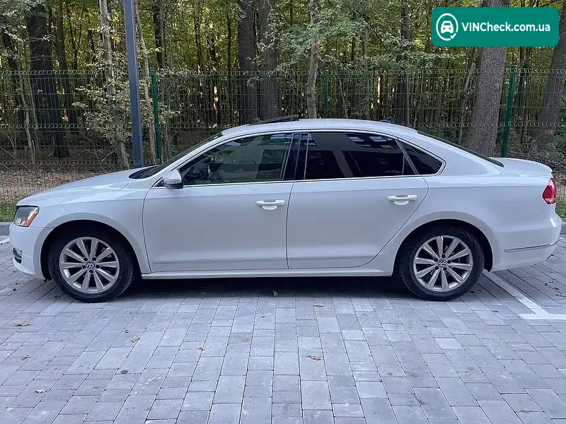 Volkswagen Passat 2012, фото з оголошення 2 з 20, VIN 1VWCH7A31CC070713