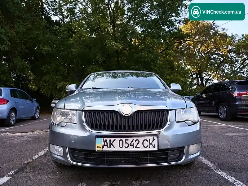 Skoda Superb 2011, фото з оголошення 2 з 20, VIN TMBAB43T8BB300579