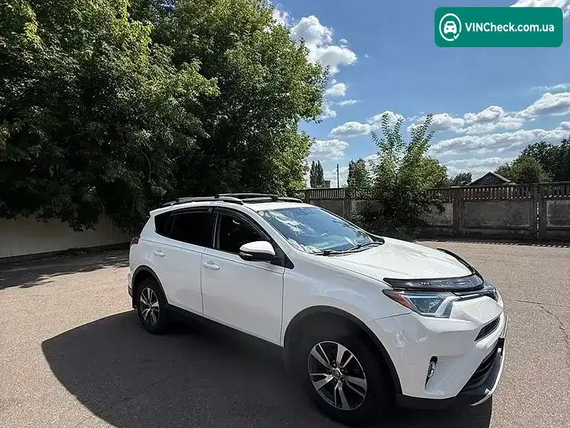 Toyota RAV4 2016, фото з оголошення 2 з 12, VIN JTMWFREV2GD085282