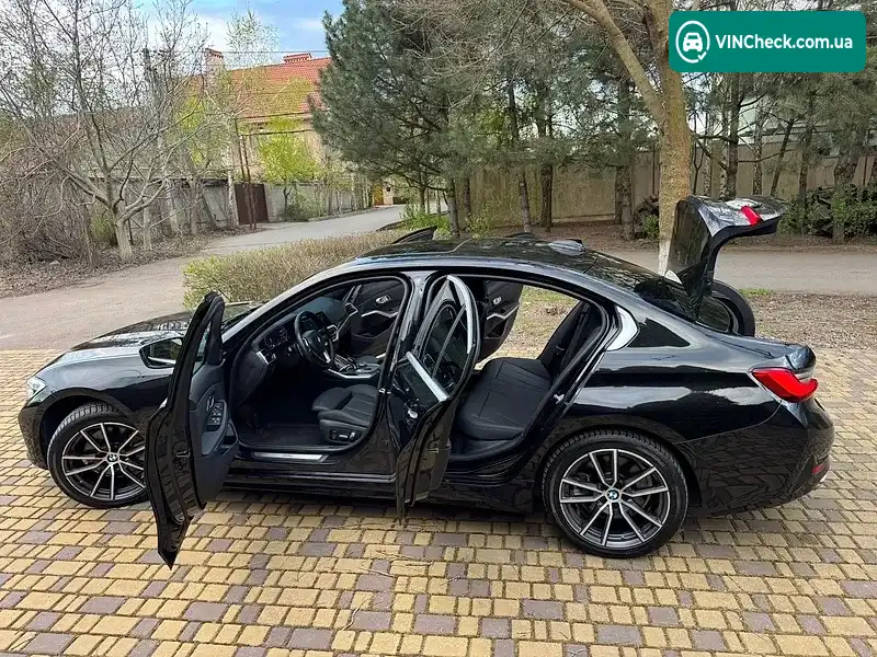 BMW 3 Series 2019, фото з оголошення 1 з 20, VIN 3MW5R7J04L8B08762