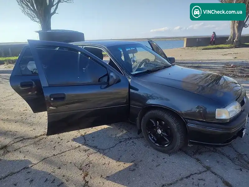Opel Vectra 1993, фото з оголошення 1 з 8, VIN W0L000087P7547457