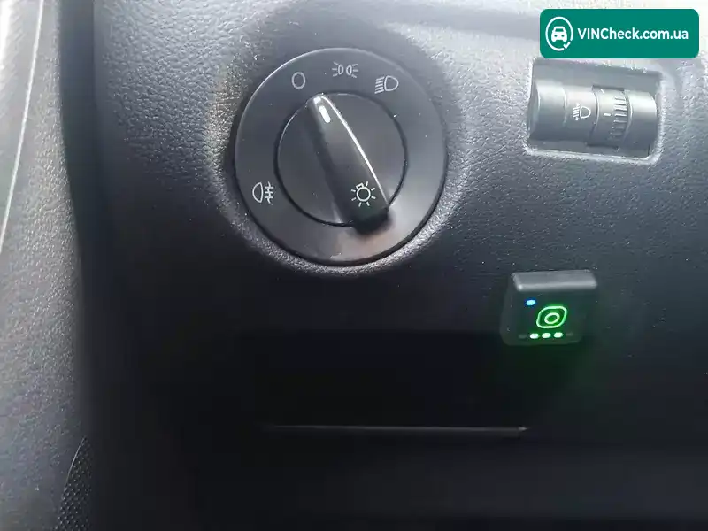 Skoda Fabia 2010, фото з оголошення 2 з 10, VIN TMBBH25J4A3148974