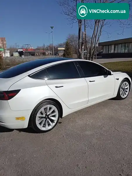 Tesla Model 3 2022, фото з оголошення 2 з 12, VIN 5YJ3E1EB3NF211314