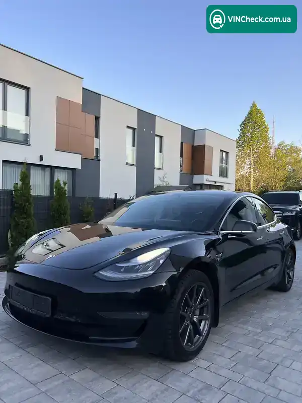 Tesla Model 3 2019, фото з оголошення 2 з 13, VIN 5YJ3E7EB0KF347768