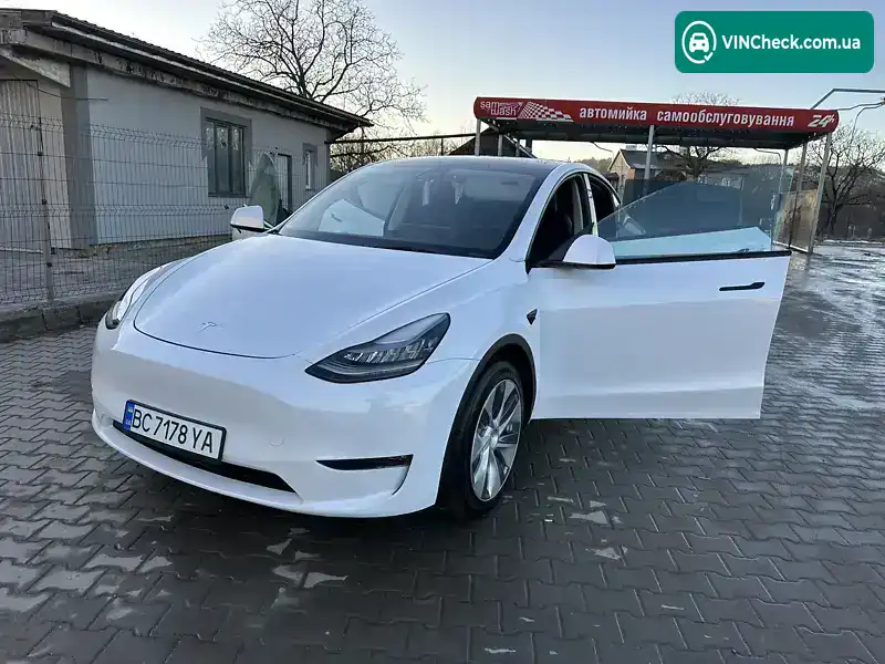 Tesla Model Y 2021, фото з оголошення 2 з 21, VIN 5YJYGDEE8MF273799