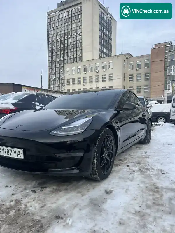 Tesla Model 3 2018, фото з оголошення 1 з 18, VIN 5YJ3E1EA2JF012482