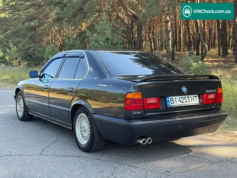 BMW 5 Series 1993, фото з оголошення 2 з 12, VIN WBAHD51060BG56937