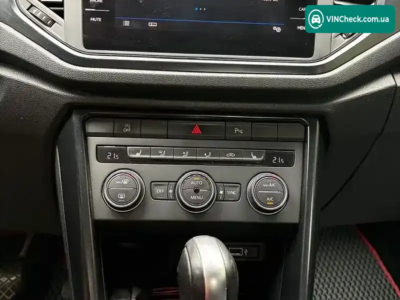 Volkswagen T-Roc 2019, фото з оголошення 2 з 10, VIN WVGZZZA1ZLV020442