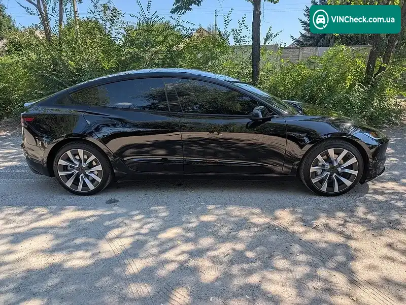 Tesla Model 3 2025, фото з оголошення 2 з 17, VIN 5YJ3E1EB3SF911586