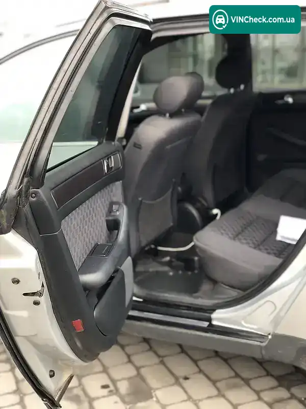 Audi A6 2001, фото з оголошення 2 з 10, VIN WAUZZZ4AZMN044416