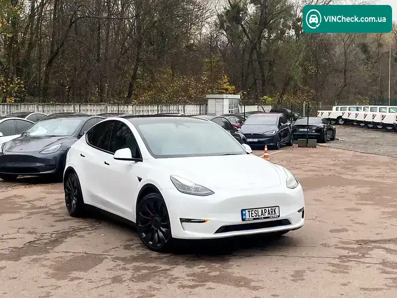 Tesla Model Y 2023, фото з оголошення 2 з 21, VIN 7SAYGDEF8PF750280
