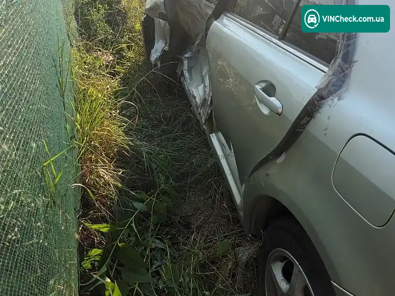 Toyota Avensis 2005, фото з оголошення 2 з 14, VIN SB1BR56L00E139162