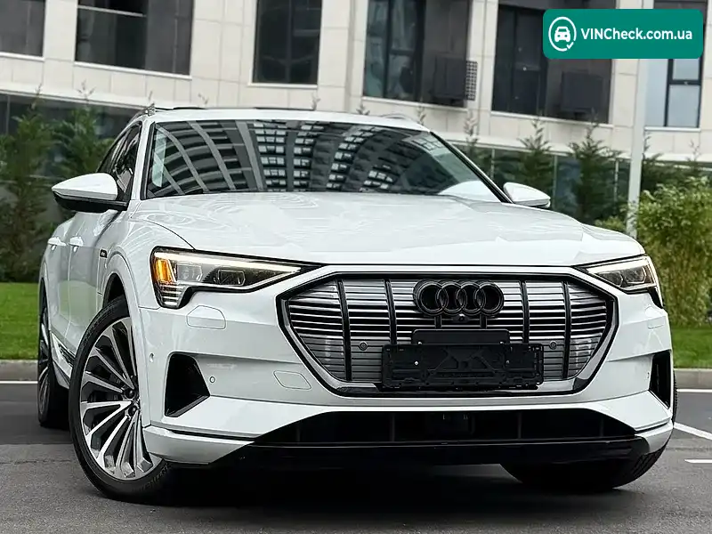 Audi e-tron 2019, фото з оголошення 1 з 20, VIN WA1VABGE1KB019030