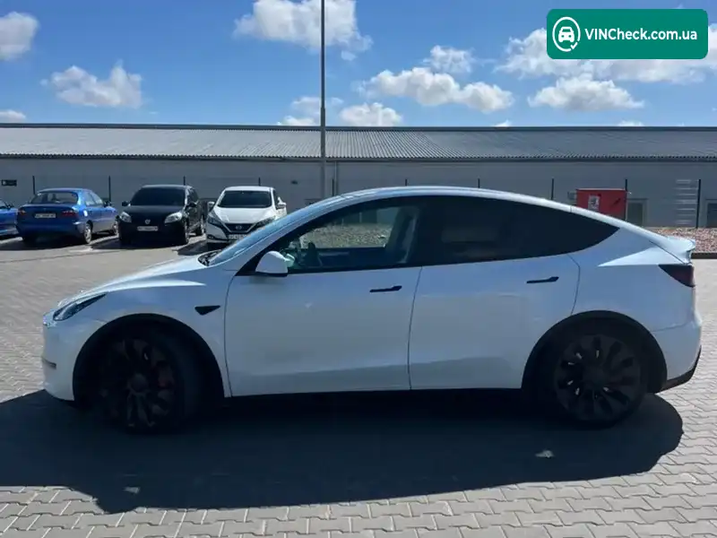 Tesla Model Y 2022, фото з оголошення 2 з 20, VIN 7SAYGDEF7NF548818
