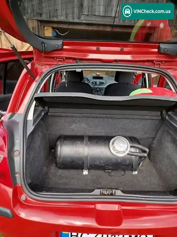 Renault Clio 2007, фото з оголошення 2 з 10, VIN VF1BR130538338516