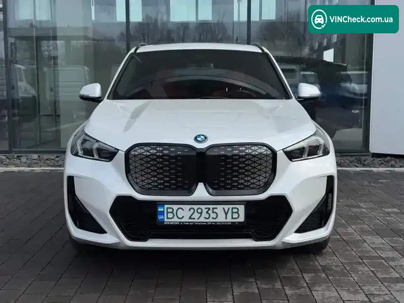 BMW iX1 2024, фото з оголошення 2 з 20, VIN WBY61EF0705Y78957