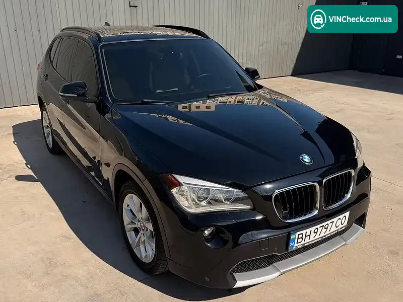 BMW X1 2013, фото з оголошення 2 з 17, VIN WBAVL1C53DVR90352