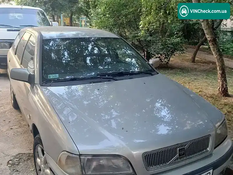 Volvo V40 1997, фото з оголошення 1 з 7, VIN YV1VW1223VF112793