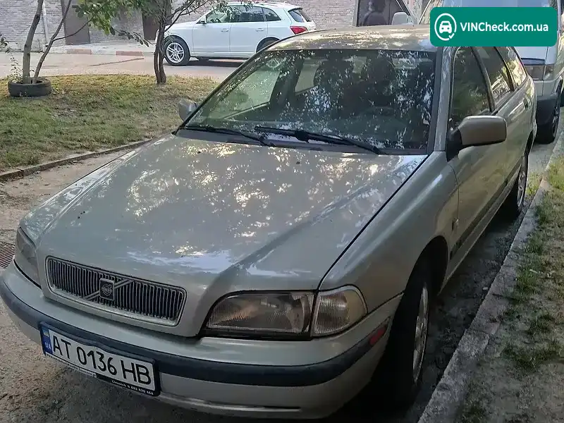 Volvo V40 1997, фото з оголошення 2 з 7, VIN YV1VW1223VF112793