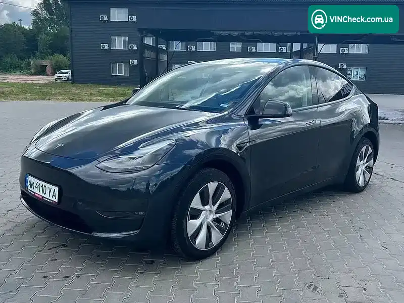 Tesla Model Y 2024, фото з оголошення 2 з 17, VIN 7SAYGDEE1RF995867
