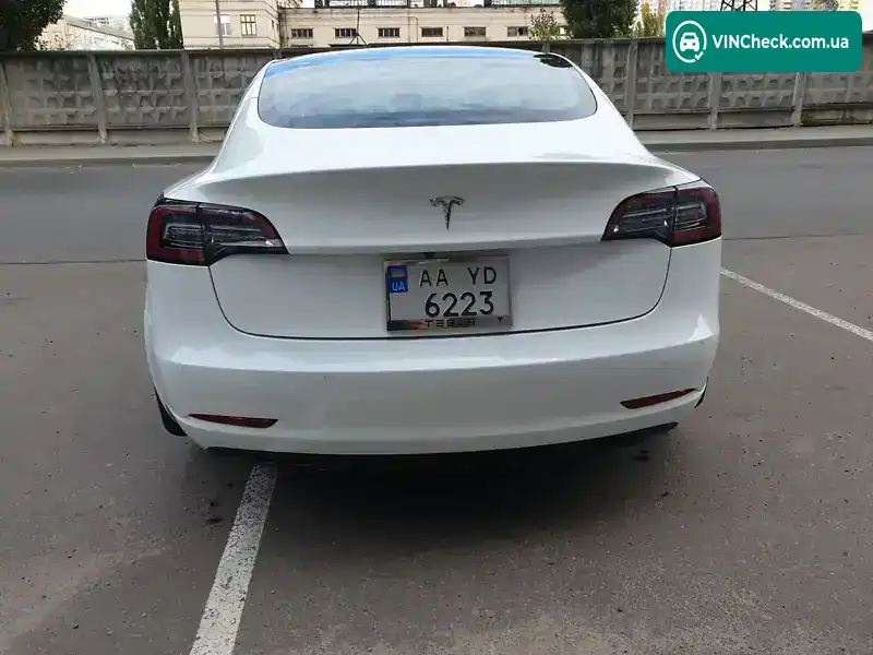 Tesla Model 3 2018, фото з оголошення 2 з 15, VIN 5YJ3E1EAXJF108781