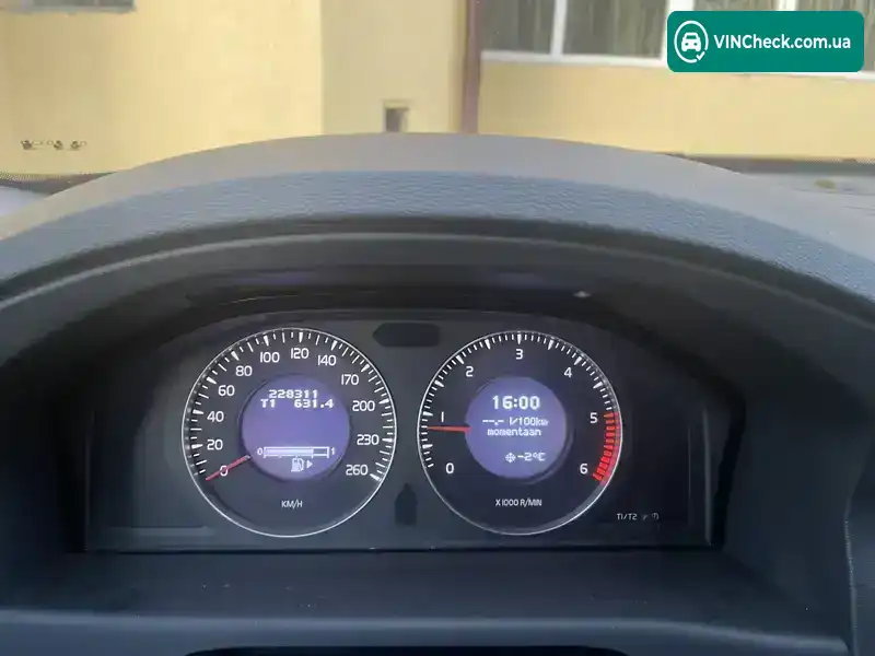 Volvo V70 2010, фото з оголошення 2 з 13, VIN YV1BW7652B1169379