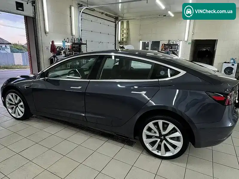 Tesla Model 3 2018, фото з оголошення 2 з 20, VIN 5YJ3E1EB8JF185139