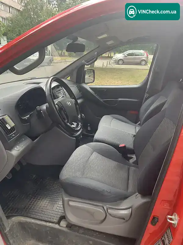 Hyundai H-1 2013, фото з оголошення 1 з 10, VIN KMFWBX7KAEU590767