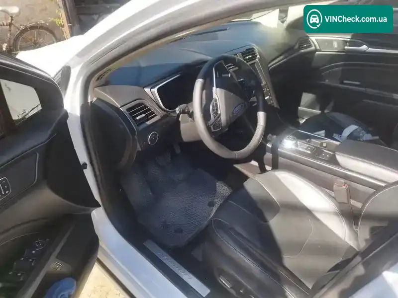 Ford Fusion 2019, фото з оголошення 2 з 21, VIN 3FA6P0SU4KR211328
